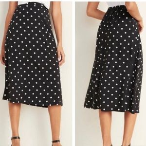 Old navy midi black &white polka dot skirt NWT.
